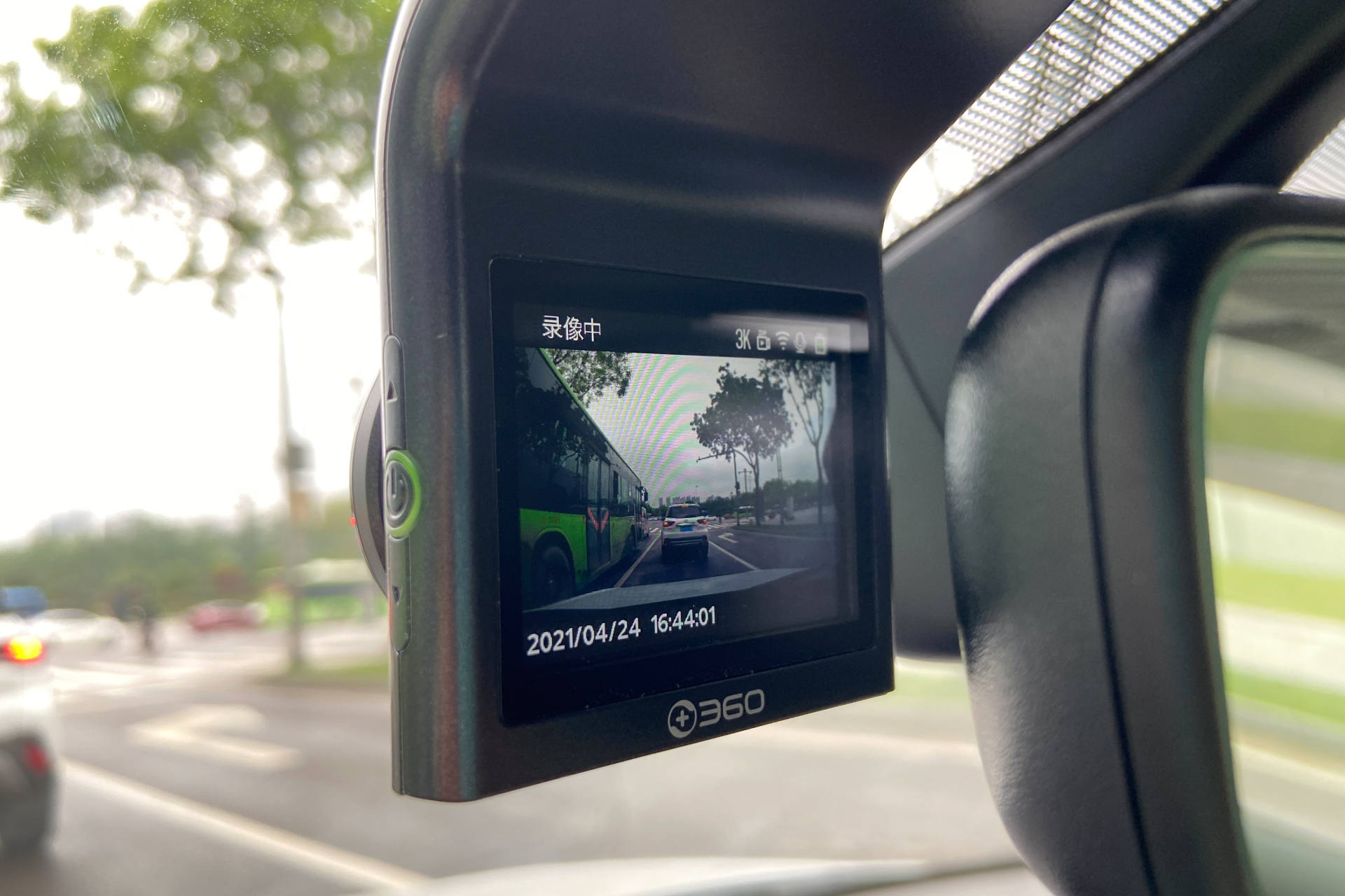 最值得购买的前后双录行车记录仪,什么品牌的全屏行车记录仪最好