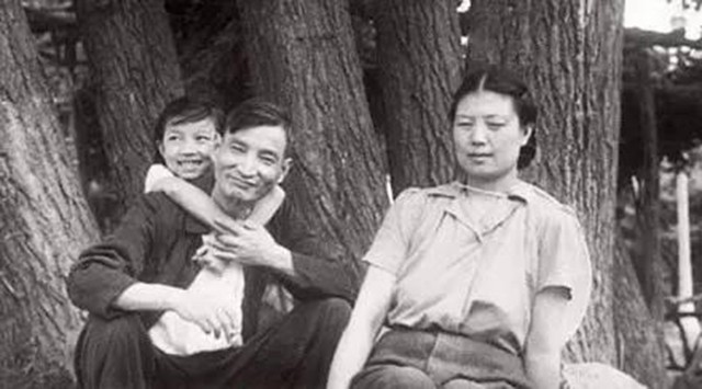 *云陈**作为“*共中**八老”之一，贡献仅次于*小平邓**，为何少有报道？