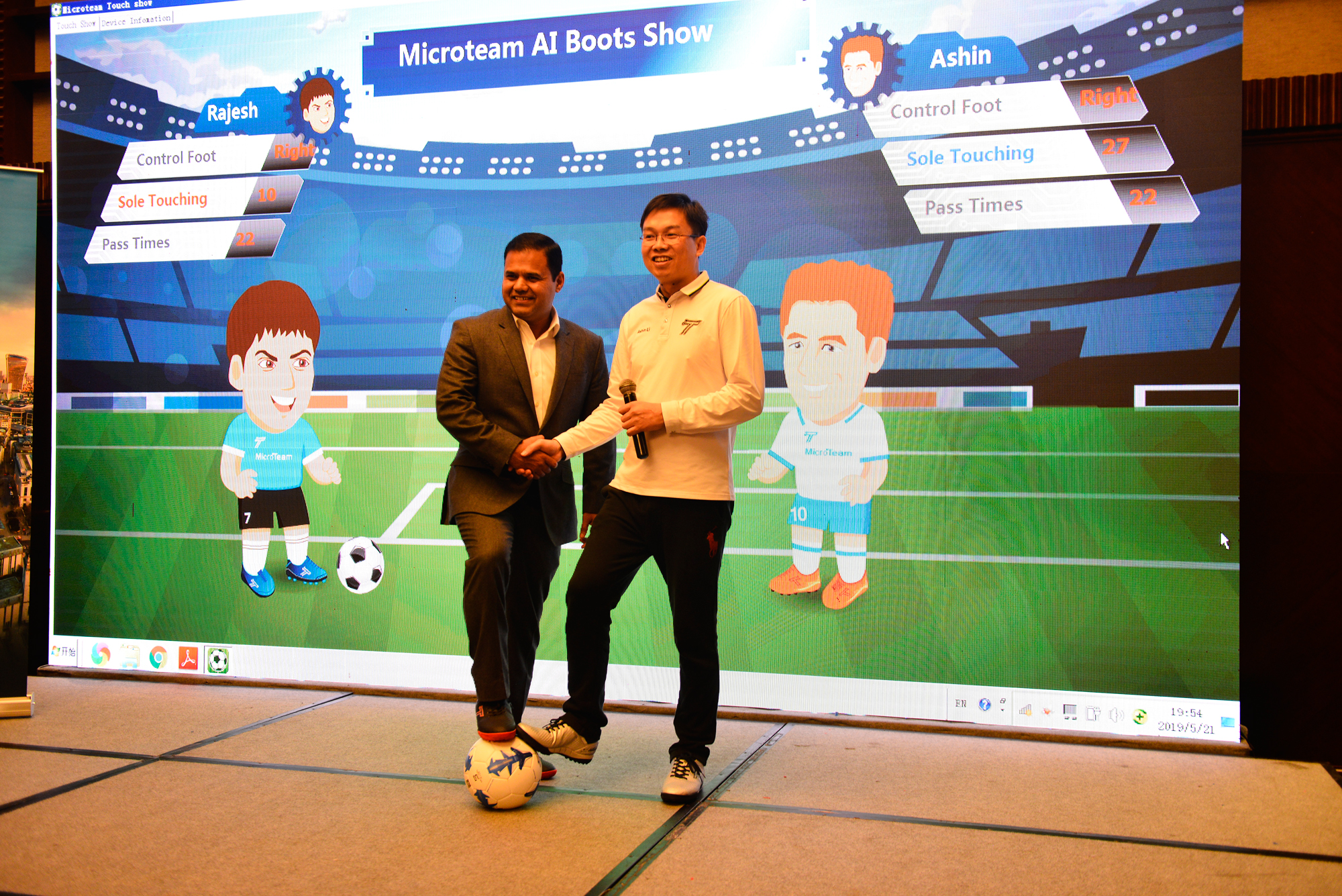 伦敦副市长与微队队长联袂演示智能足球感知技术