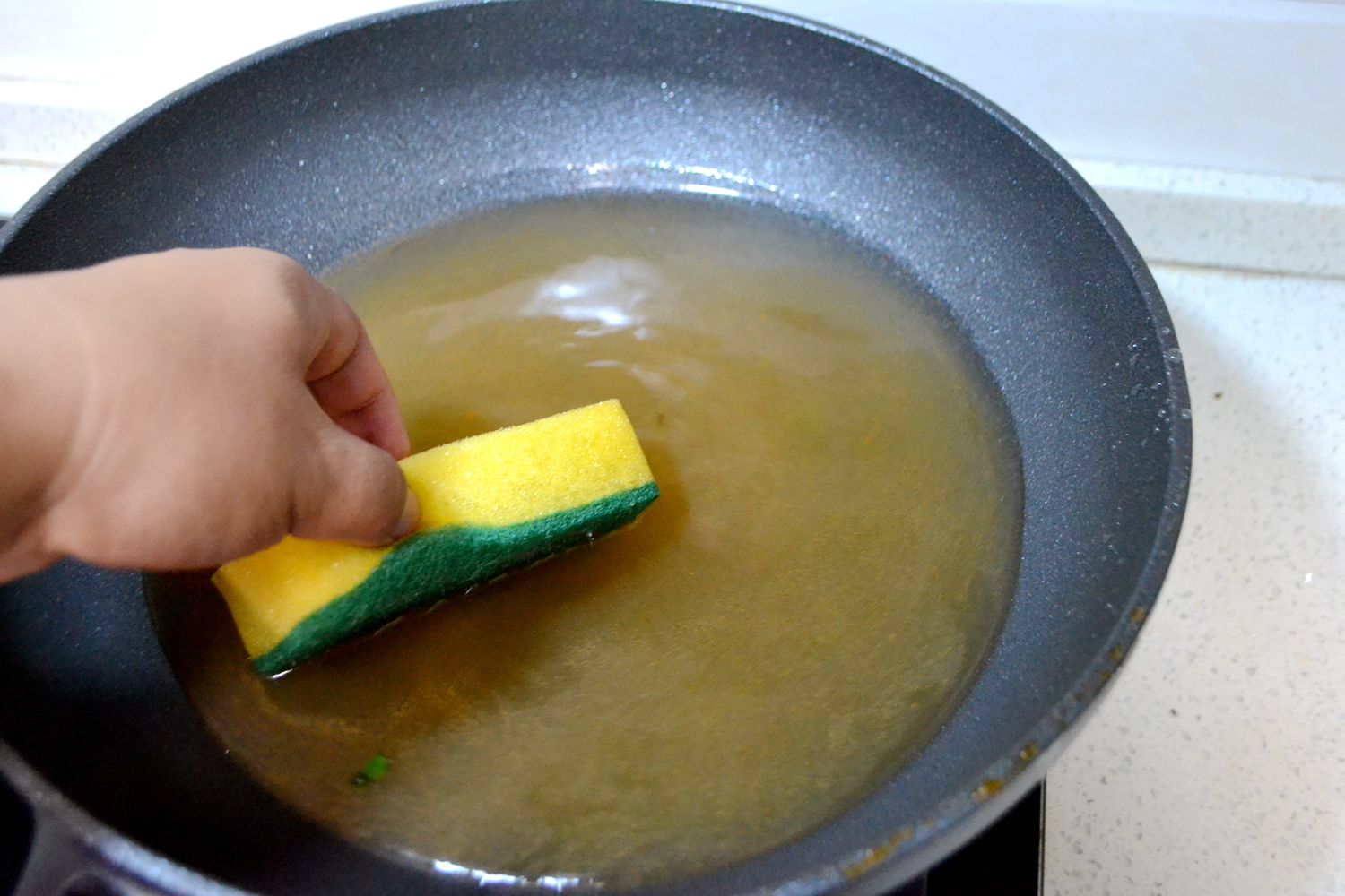 九阳不粘锅可以用铁铲吗,推荐一款不粘锅九阳