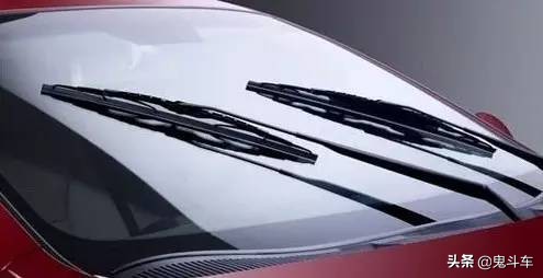 雨刮器是用什么做成的,雨刮器是谁造出来的