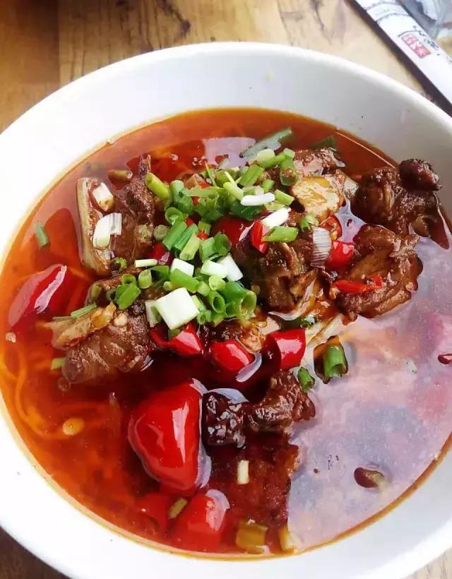 流水的爱情铁打的是什么梗,流水的爱情铁打的友情