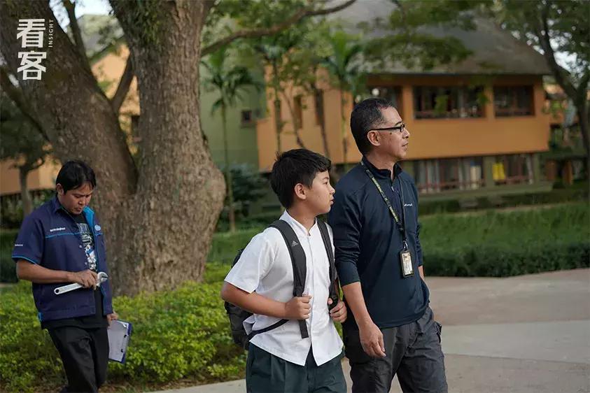 为了孩子上学全家都搬到县城好嘛,为了孩子上学全家去异地