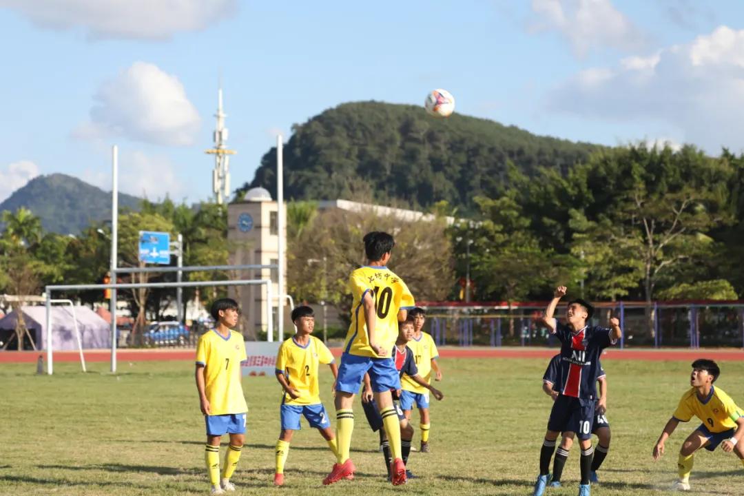 白沙县第三届中小学生足球联赛,我市校园足球联赛落下帷幕