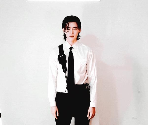 老公变老婆？韩国顶流男神*队军**退伍后变“美女”，网友：我可以