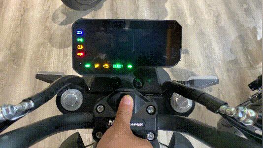 黑科技的电摩MIKUSuper：汽车级锂电双芯双动力指纹解锁