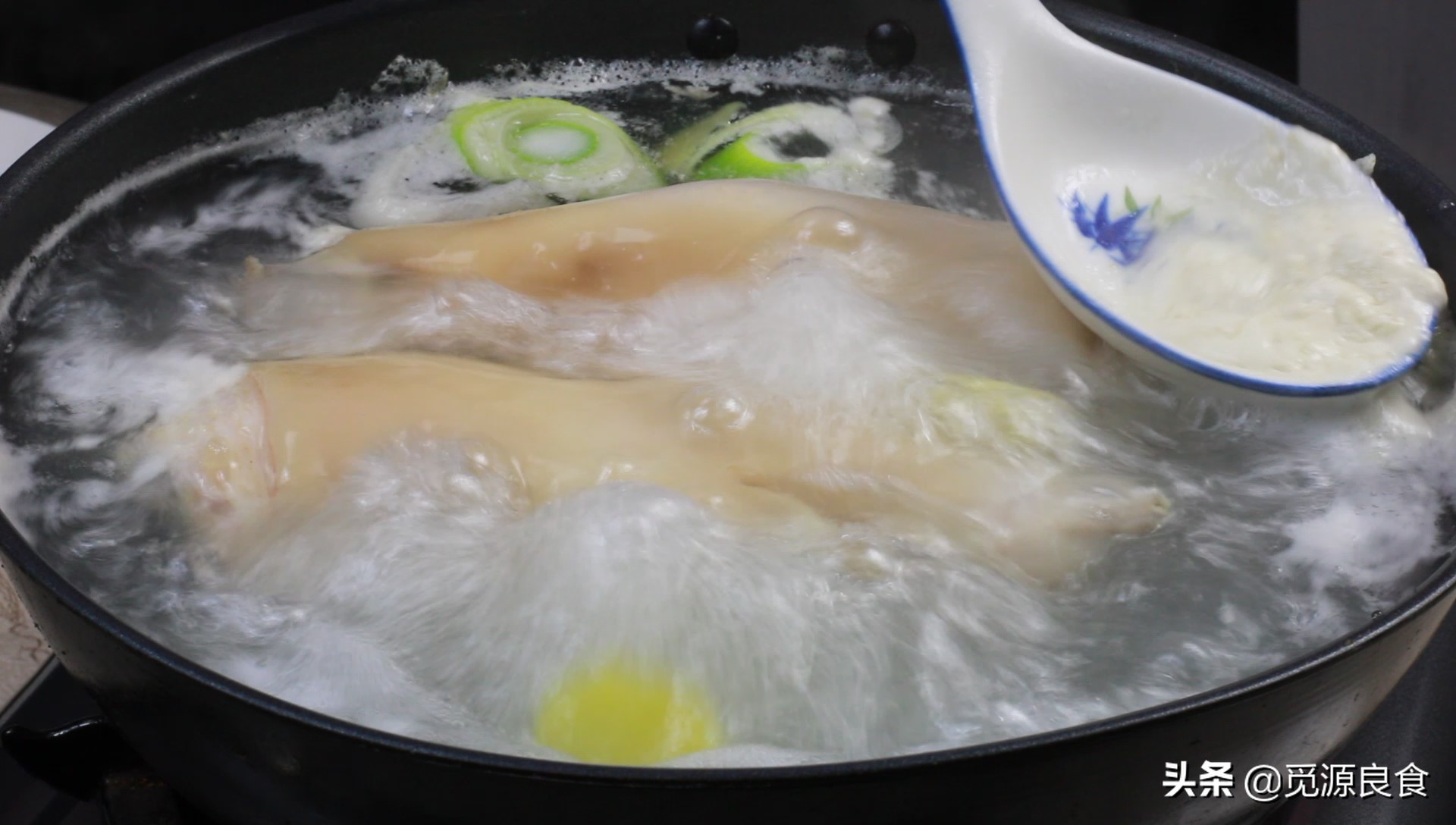 如何卤猪蹄最新最好吃的方法,卤猪蹄要放些什么才容易脱骨