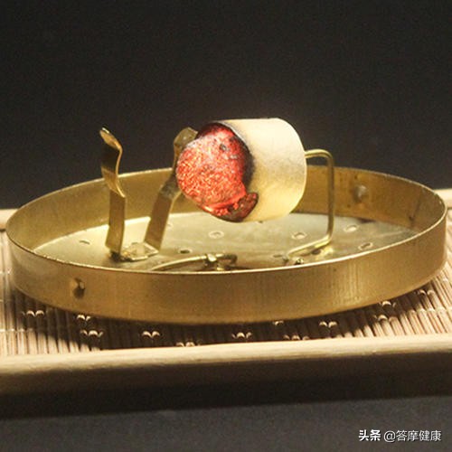 艾灸后几小时能洗澡呢,艾灸后几个小时可以洗澡