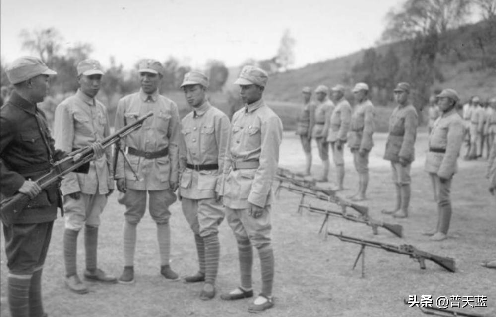 国军zb26捷克式轻机枪,捷克式轻机枪zb26有30发弹匣的吗