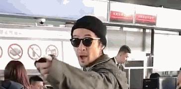 杨幂遭工作室曝光素颜照,杨幂被拍在横店