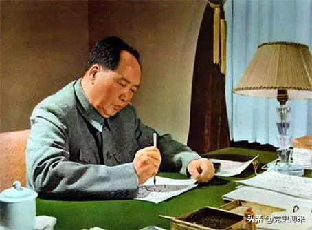 毛*东泽**一生与屈原心灵相通,共和国内外交困时期的一首《七绝·屈原》,成为毛*东泽**斗争精神的豪迈宣誓