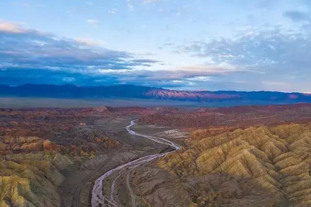 世界上最大规模的丹霞地貌风景区,红石峡奇特的丹霞地貌