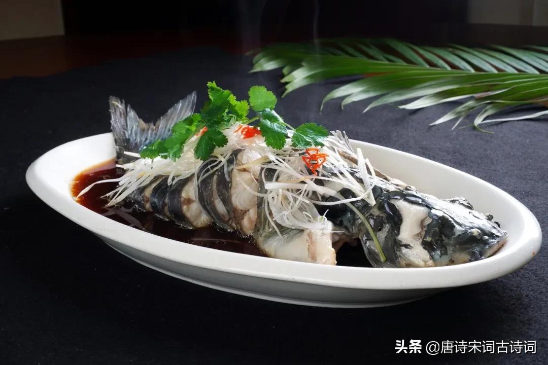 秋风起，木叶飞，鲈莼有味，游子思归