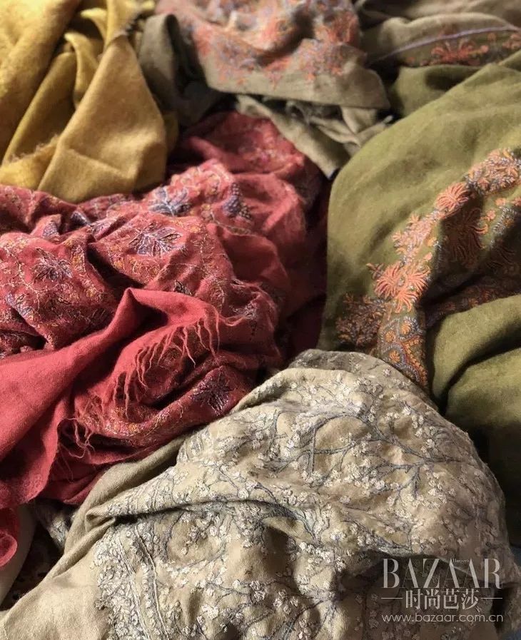 曾经全网被黑的他现在怎么样了,评价现在的章小蕙