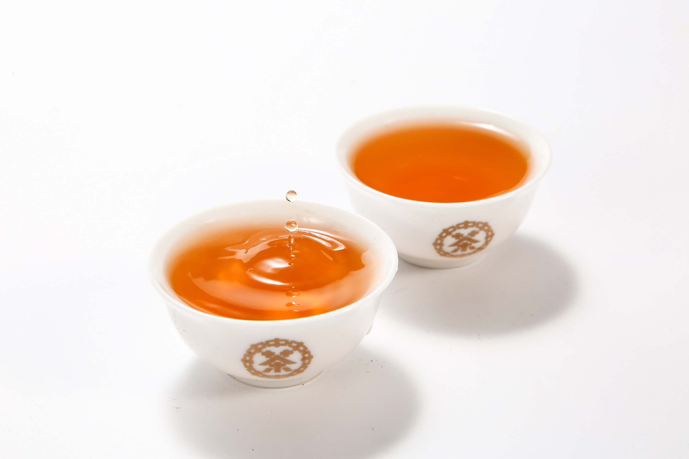 91年的中茶黑茶1700克价格,中茶黑茶小金花