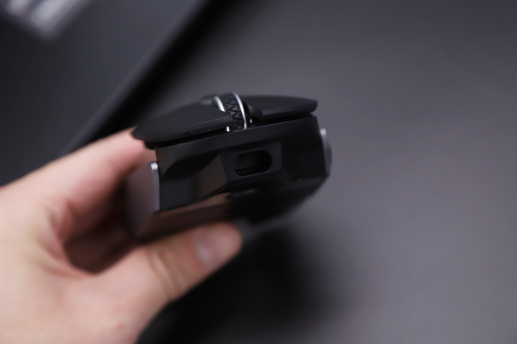 雷柏vt950无线游戏鼠标评测真香,一款自带屏幕的游戏鼠标雷柏vt960