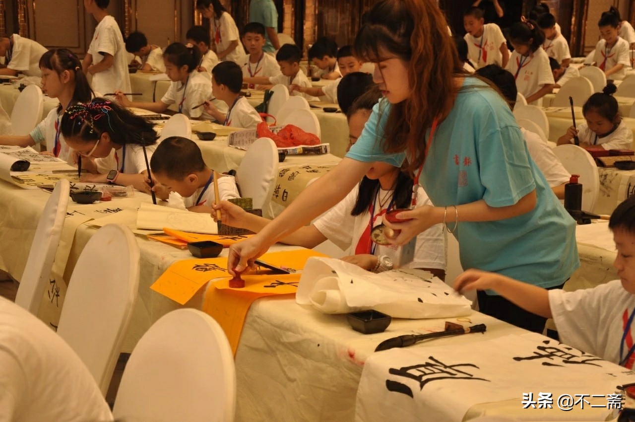 12岁小学生书法浑厚有力,被评为“全国十佳少儿楷书之星”