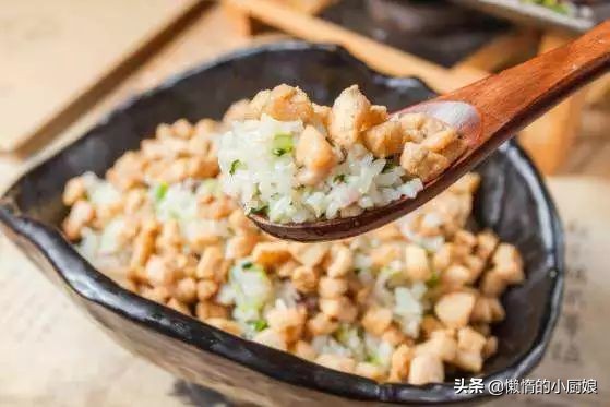 猪油拌饭吃起来香但是没啥味道,猪油拌饭的正确方法