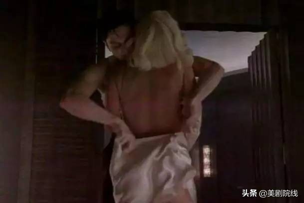 第一次被男生掐腰什么感觉,第一次被男生搂腰