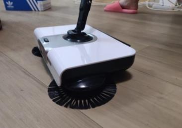 不弯腰不用电，有了这个扫把老公都开始主动扫地了