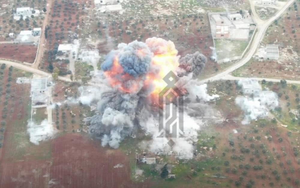 叙军阵地被炸成月球表面，士兵七窍流血：大批美军坦克突然参战