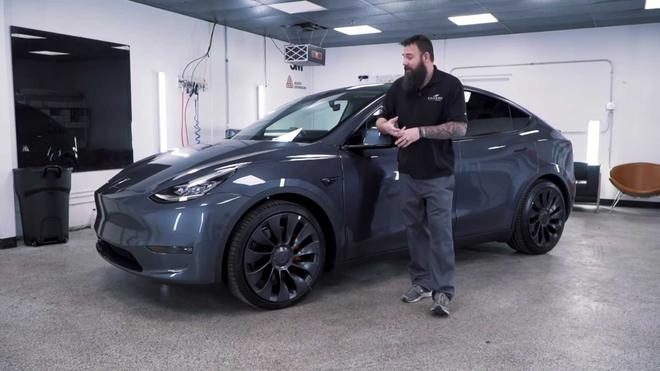 特斯拉modely前保险杠下护板有脱落,特斯拉modely提车漆面有问题