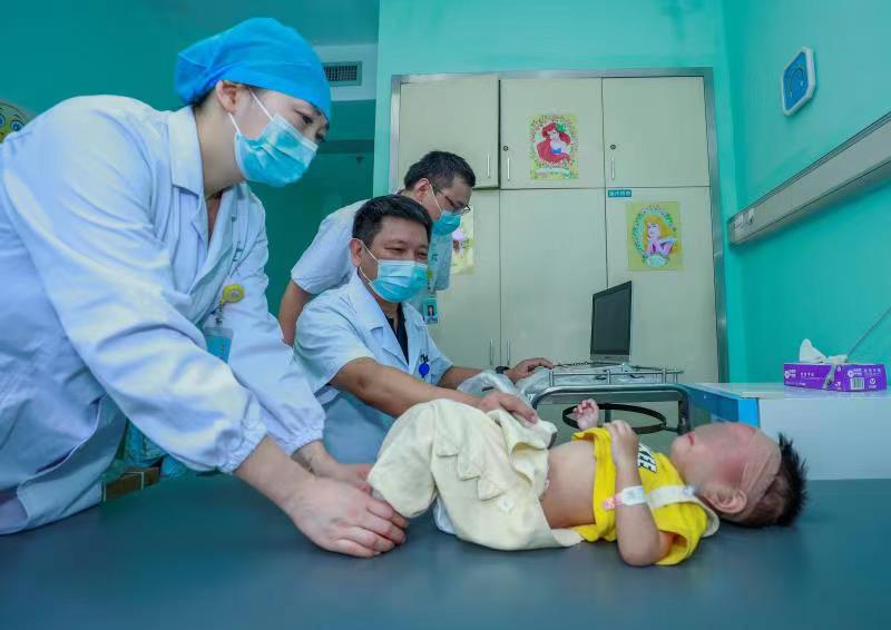 3个月的宝宝能肛管排气吗,3个月以后的宝宝肠子发育好了么