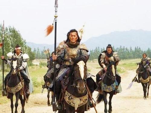 武将最厉害的是项羽还是吕布,历史上的吕布真的是排在第一的吗