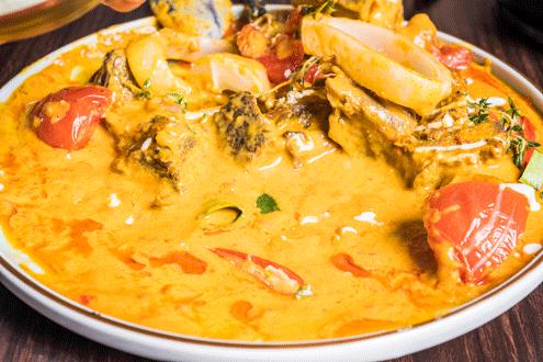 外滩惊现天价「奶盖雪蟹」，比宝马还贵