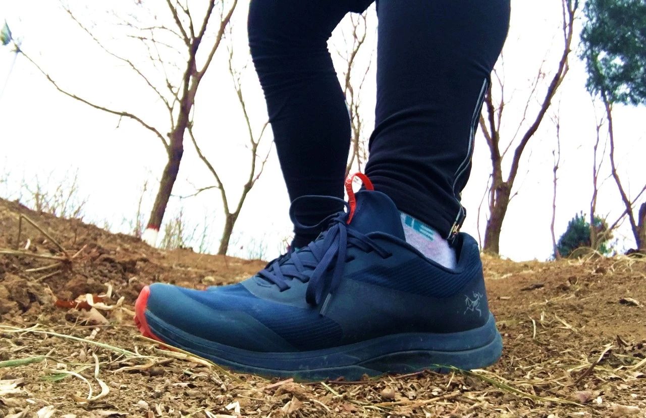 透气耐磨，带你纵横山巅：始祖鸟越野鞋评测