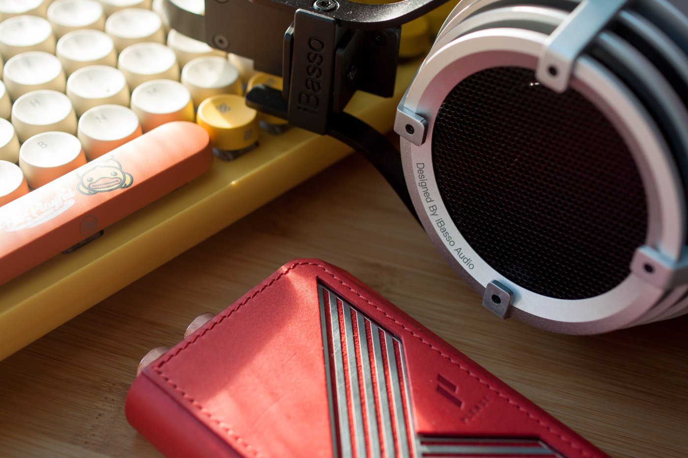 指标爆表的新旗舰声音强悍无敌COWON爱欧迪PL*放播**器