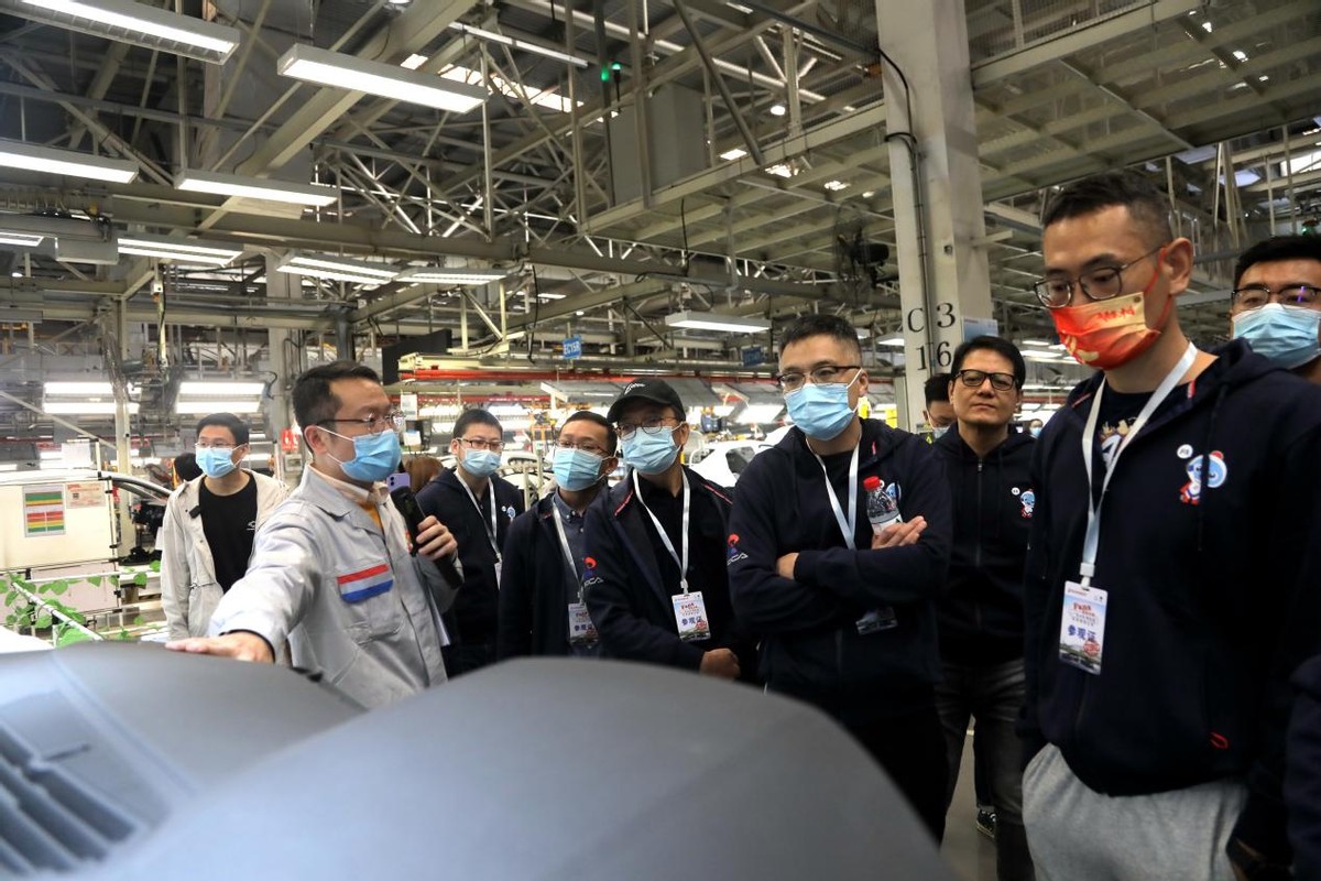 品质溯源“良心车”，法系粉丝团探访神龙汽车武汉工厂