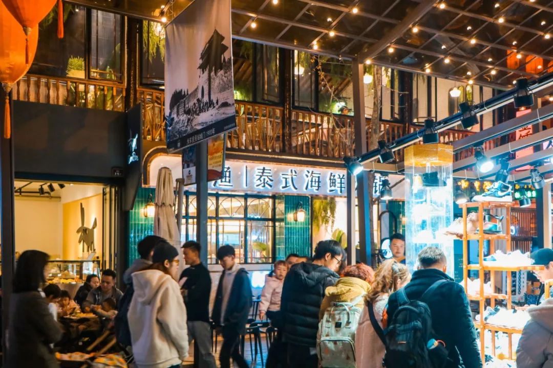 昆明的烟火气回来了！南屏街拟试点夜间外摆，路边摊可以有了，中央文明办宣布重大调整