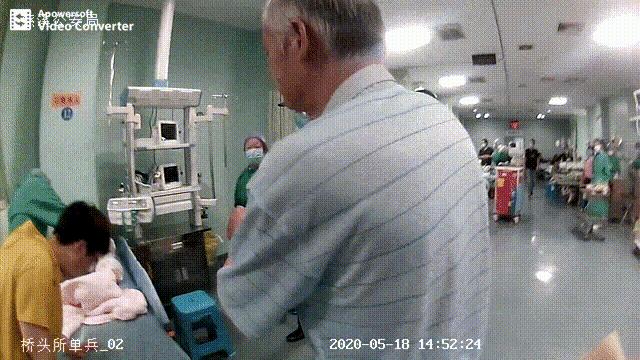 宝宝出生39天崩溃,出生几天婴儿抢救不过了妈妈崩溃