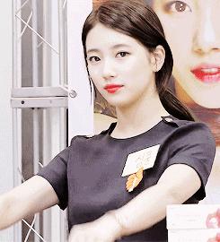 擦粉底液不服帖像搓泥一样,换了很多粉底液底妆还是暗沉斑驳