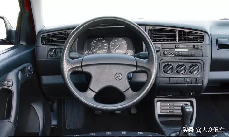 高尔夫和小钢炮有什么区别,不是所有两厢车都叫小钢炮