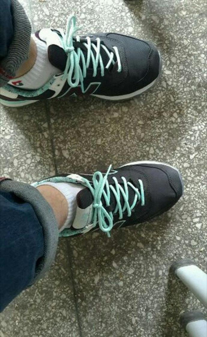 鞋舌总跑偏怎么矫正走姿,如何一招解决鞋舌跑偏