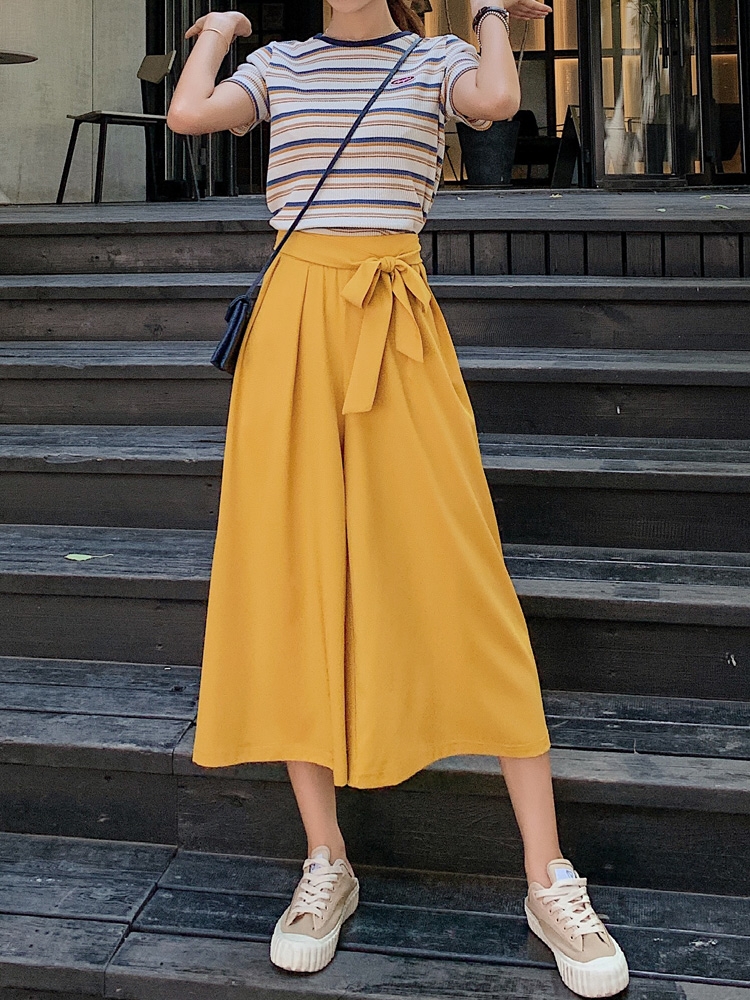 裙裤洋气时髦裤子,今年女款裙裤流行什么样的呢