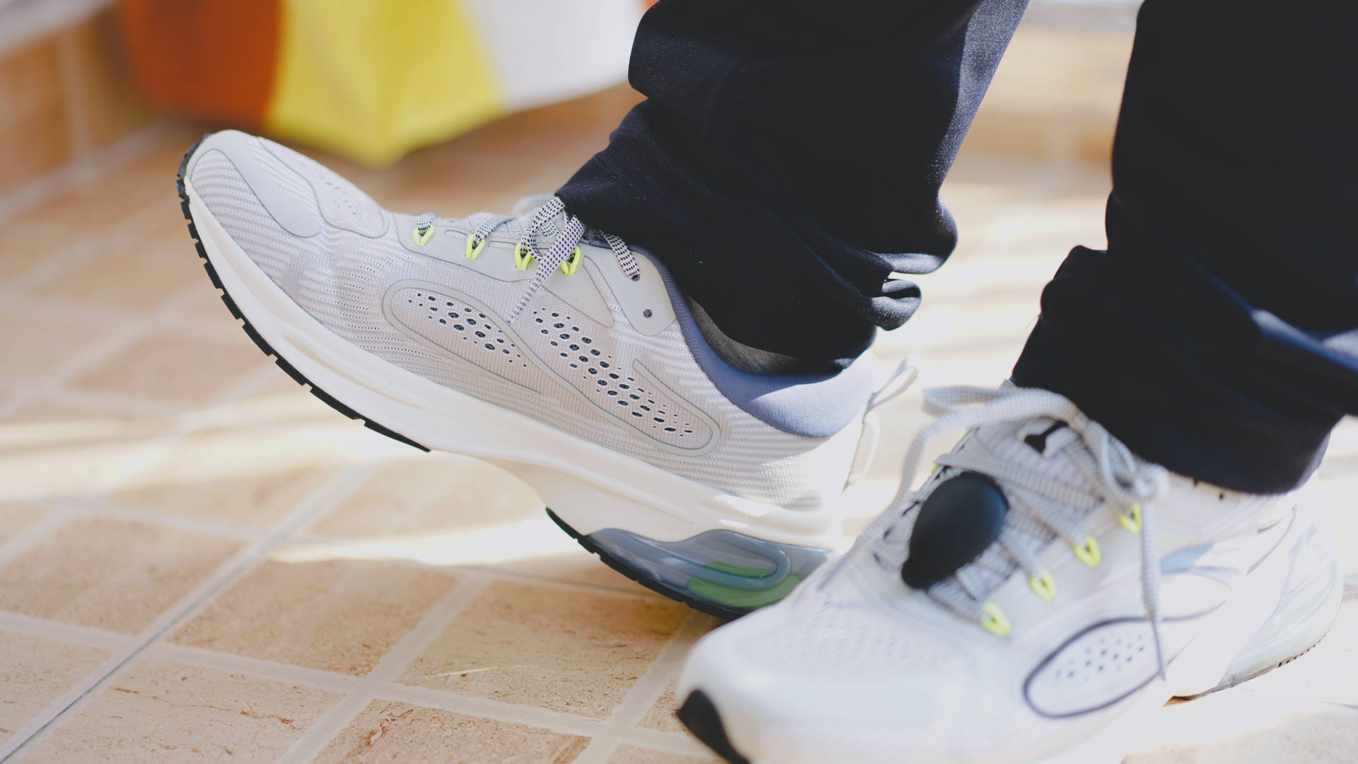 安踏咕咚联名怎么样,咕咚关联跑鞋