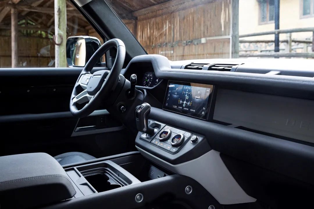 最新路虎卫士越野车,路虎卫士固特异at胎