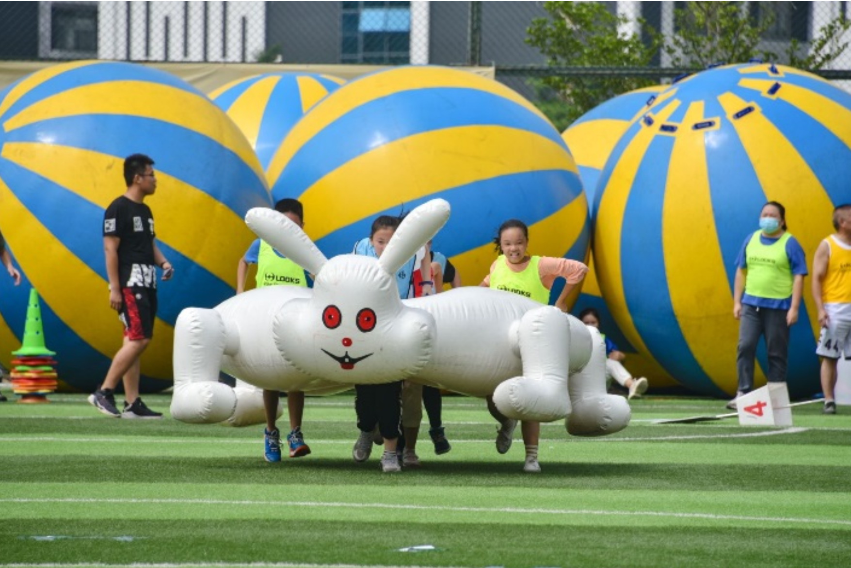全程笑点！龙联社区趣味运动会锻炼身体还能这样玩