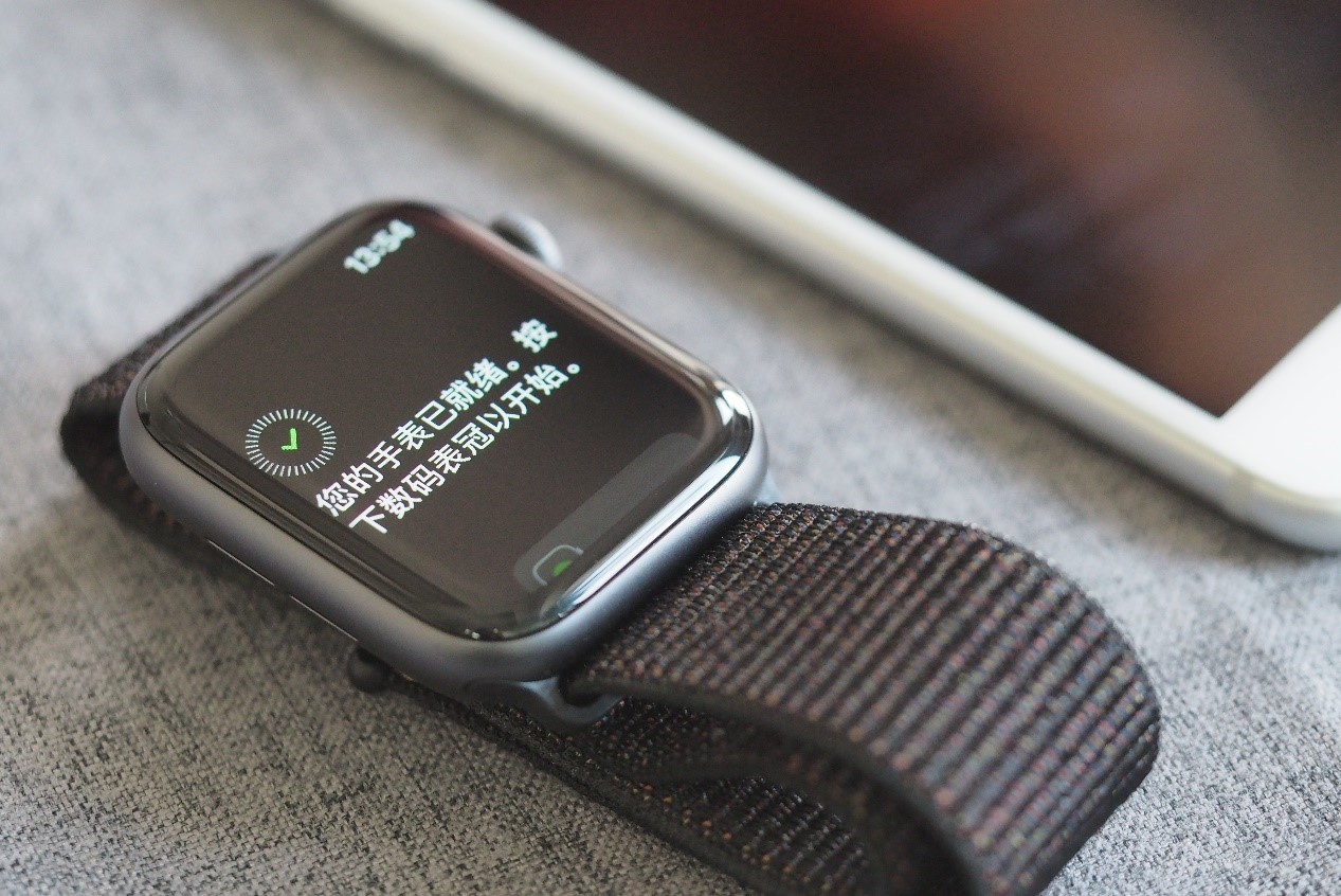 applewatch444mm白色上手体验,applewatch4功能最全介绍