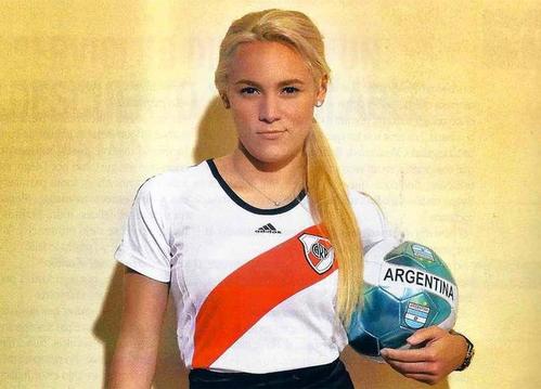 马拉多纳恋爱,马拉多纳感情丰富