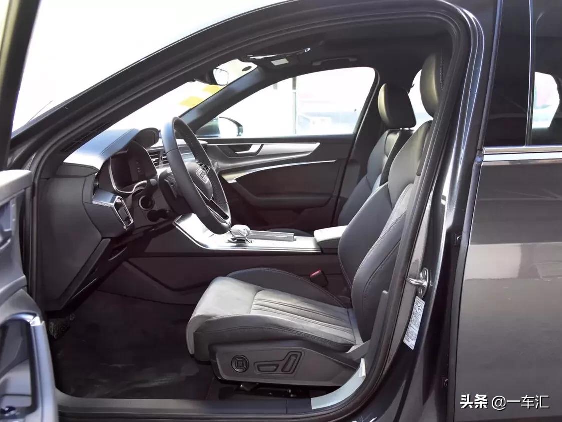 奥迪a6l豪华致雅型对比宝马5系,同级别的奥迪a6l