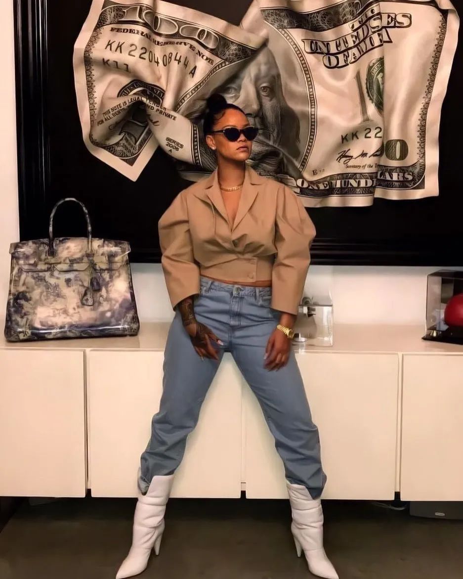 蕾哈娜同款文胸,维密大秀歌曲现场蕾哈娜