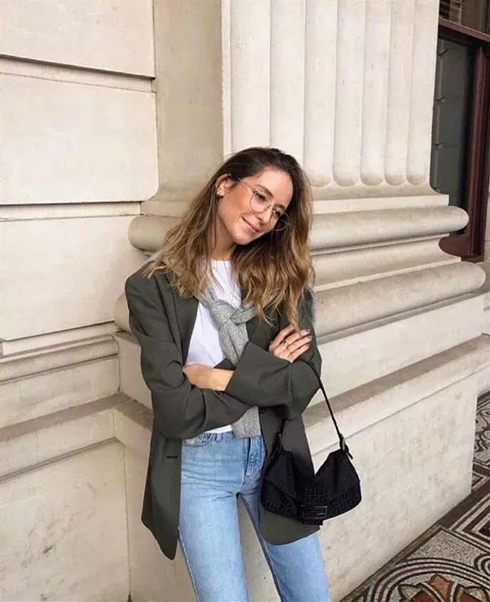 奶奶都嫌丑的旧包被Jennie背过后，半个地球的时尚博主疯狂求同款