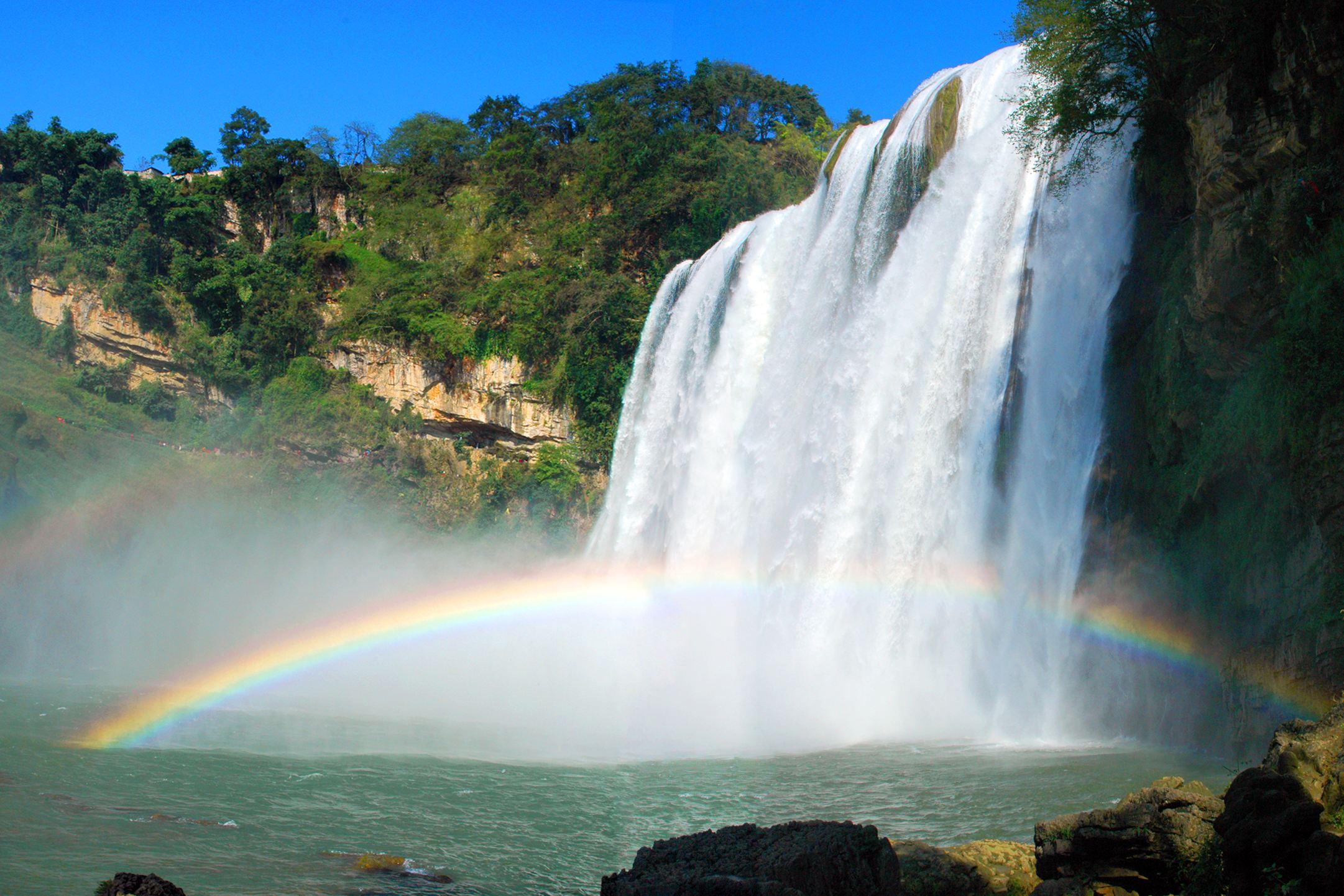 这个夏天总要来看看贵州的瀑布吧,贵州四月能看到黄果树瀑布吗