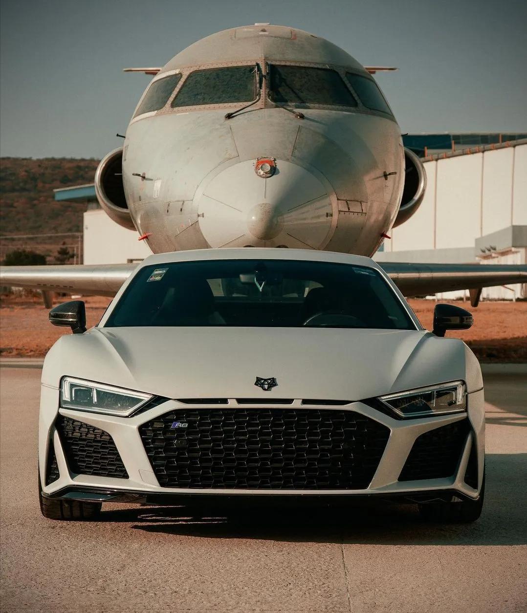 奥迪r8碳纤维车体,碳纤维奥迪r8