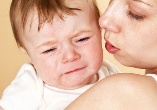 2个月宝宝睡梦中哭一声怎么回事,婴儿睡觉发出啜泣声