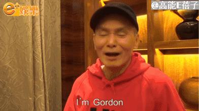 64岁“金轮法王”刘家辉与欧阳震华相聚，中风后因钱财与妻儿决裂